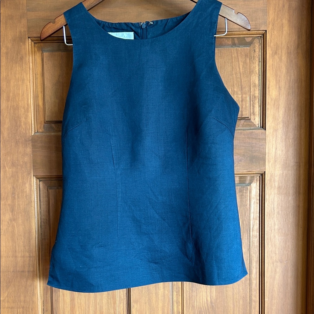 Chic Sleeveless Navy Linen Top